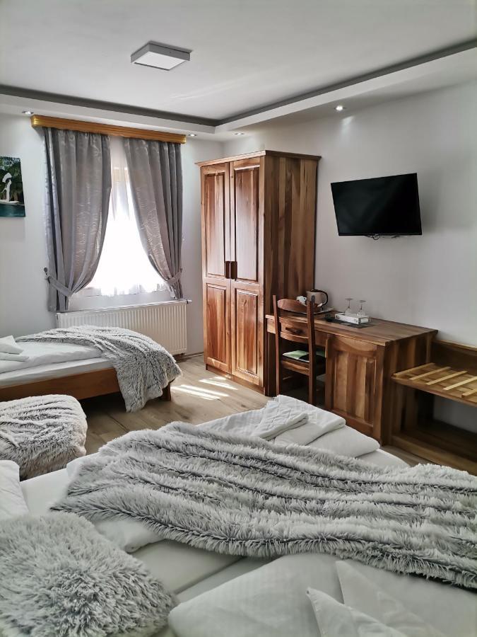 Hotel Pansion House Prijeboj Plitvička Jezera Exterior foto