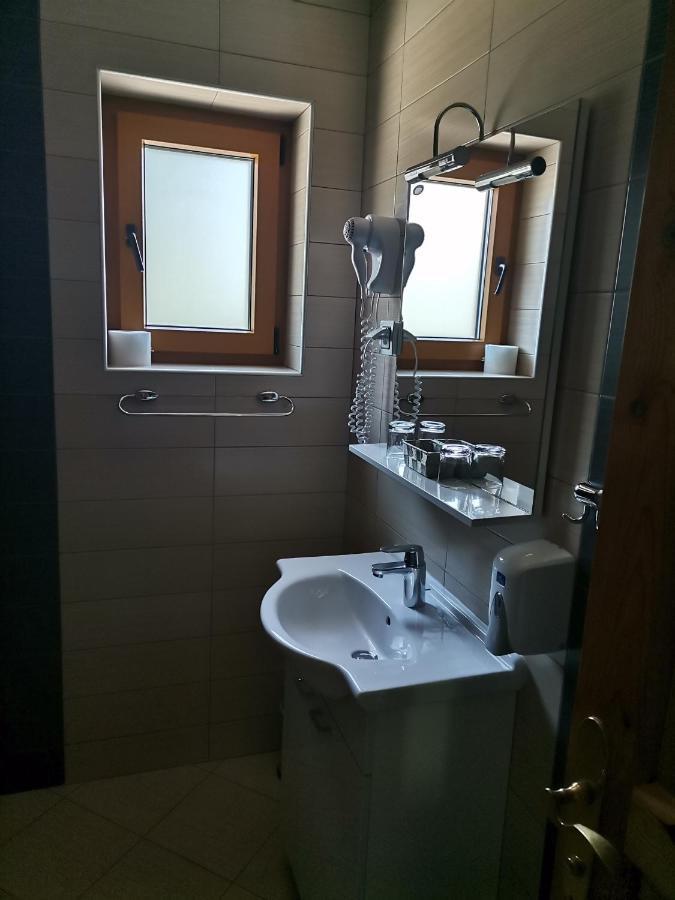 Hotel Pansion House Prijeboj Plitvička Jezera Exterior foto